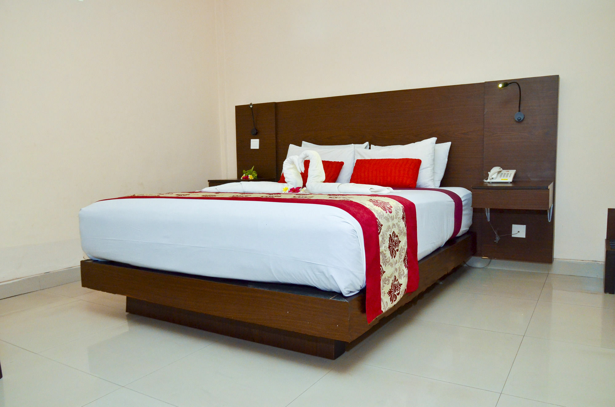 Hotel Indi 2*