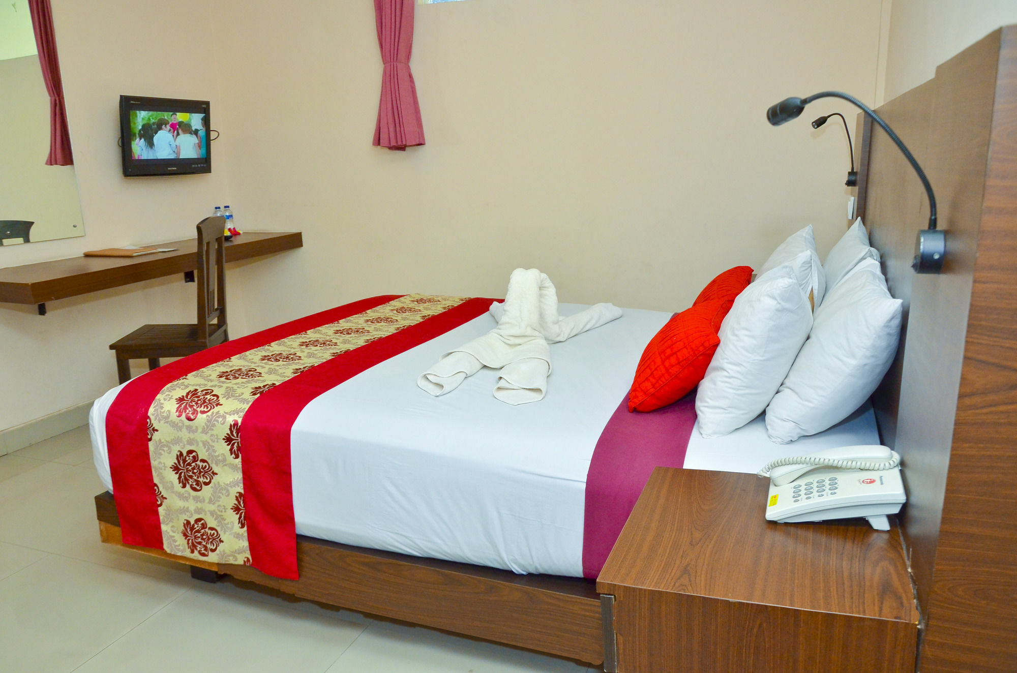 Indi Hotel 2*
